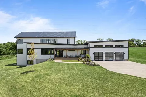 8886 Walnut Rdg, West Chester, OH 45069