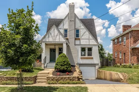 4973 Oaklawn Dr, Cincinnati, OH 45227