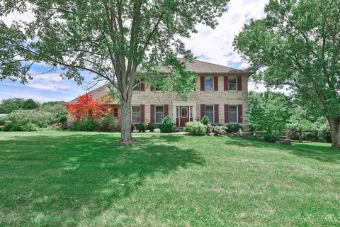 7499 Fitzroy Ct, West Chester, OH 45241