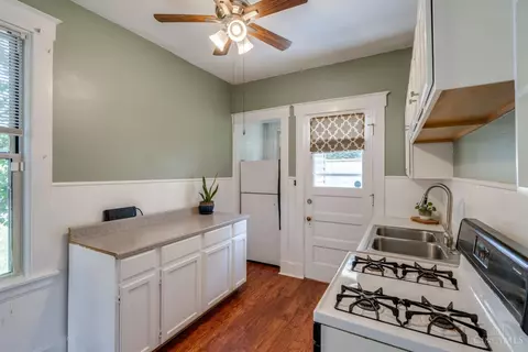 Kitchen - 4723 Loretta Ave, Cincinnati, OH 45238 photo 2 of 3