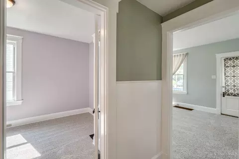 Entry Way - 4723 Loretta Ave, Cincinnati, OH 45238 photo 4 of 6