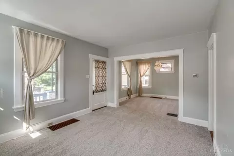 Living - 4723 Loretta Ave, Cincinnati, OH 45238 photo 1 of 7