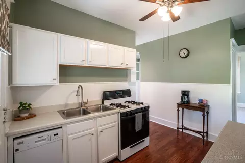 Kitchen - 4723 Loretta Ave, Cincinnati, OH 45238 photo 3 of 3
