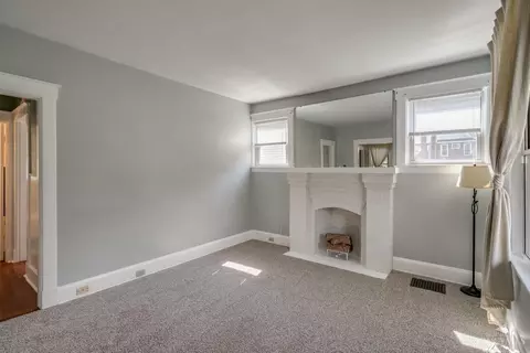 Living - 4723 Loretta Ave, Cincinnati, OH 45238 photo 3 of 7