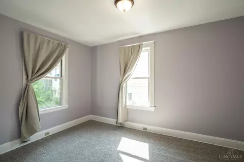 Bedroom - 4723 Loretta Ave, Cincinnati, OH 45238 photo 2 of 9