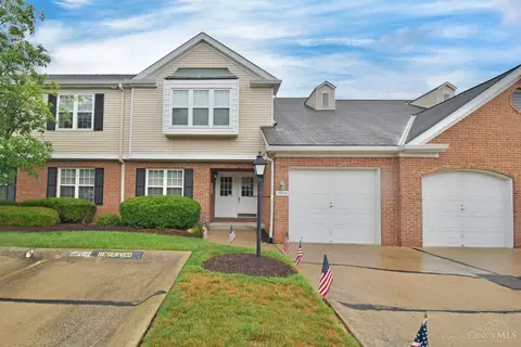 5214 Fox Ridge Dr, Cincinnati, OH 45248