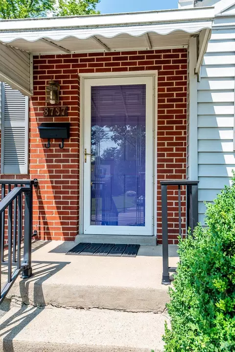 8737 Wicklow Ave, Cincinnati, OH 45236 photo 2