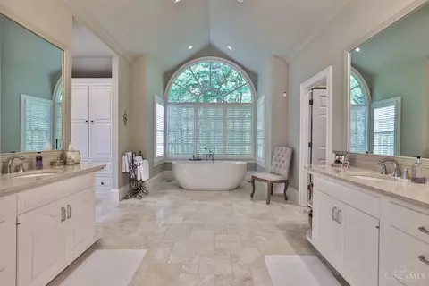 6 Noel Ln, Cincinnati, OH 45243 photo 22