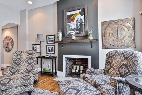 Living - 219 Wade St, Cincinnati, OH 45202 photo 3 of 5