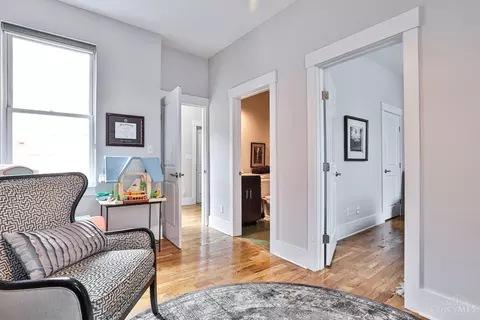 Entry Way - 219 Wade St, Cincinnati, OH 45202 photo 2 of 10