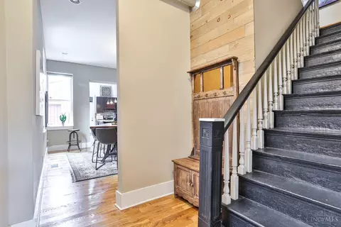 Entry Way - 219 Wade St, Cincinnati, OH 45202 photo 5 of 10