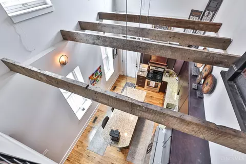 Entry Way - 219 Wade St, Cincinnati, OH 45202 photo 8 of 10