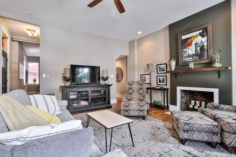 Living - 219 Wade St, Cincinnati, OH 45202 photo 1 of 5