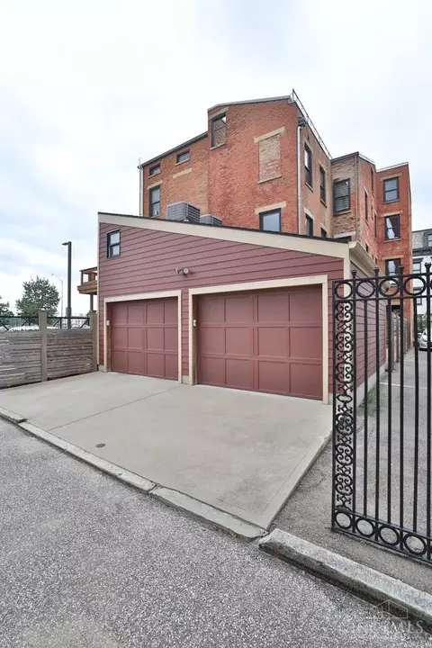 219 Wade St, Cincinnati, OH 45202