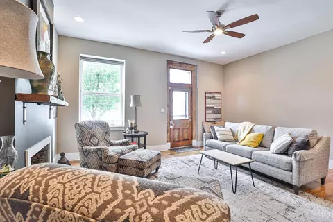 Entry Way - 219 Wade St, Cincinnati, OH 45202 photo 6 of 10