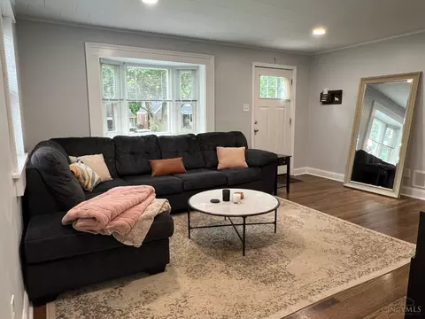 Living - 3224 Buell St, Cincinnati, OH 45211 photo 2 of 4