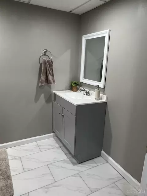 Bath - 3224 Buell St, Cincinnati, OH 45211 photo 4 of 5