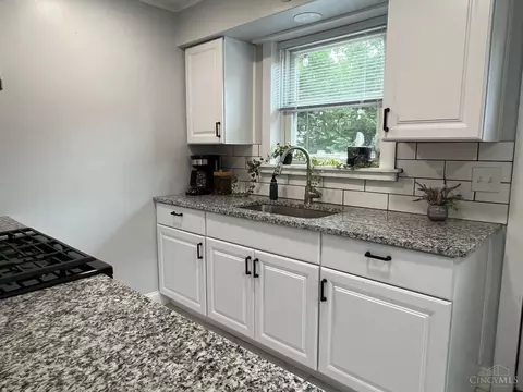 Kitchen - 3224 Buell St, Cincinnati, OH 45211 photo 3 of 5