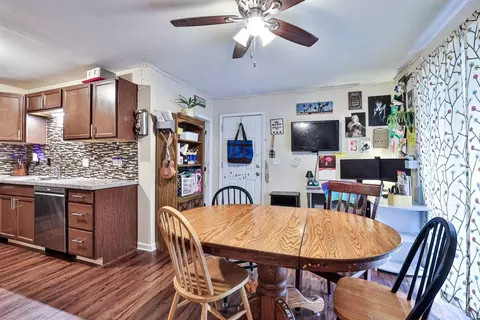 Dining - 772 Smiley Ave, Forest Park, OH 45240 photo 2 of 3