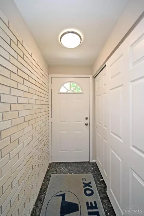 811 Danny Dr, Cincinnati, OH 45245 photo 4