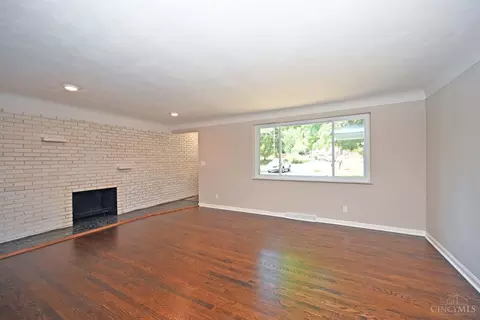 811 Danny Dr, Cincinnati, OH 45245 photo 9