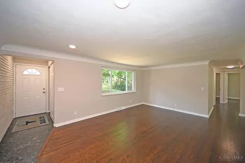 811 Danny Dr, Cincinnati, OH 45245 photo 6