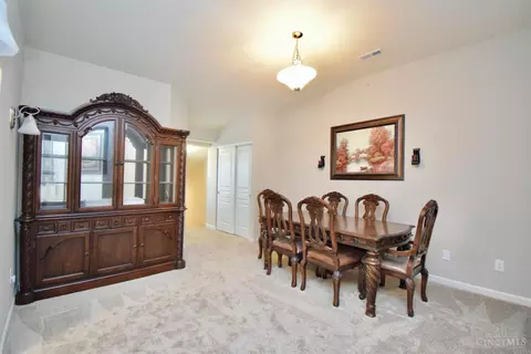 7983 Oakbridge Way, Cincinnati, OH 45248 photo 9