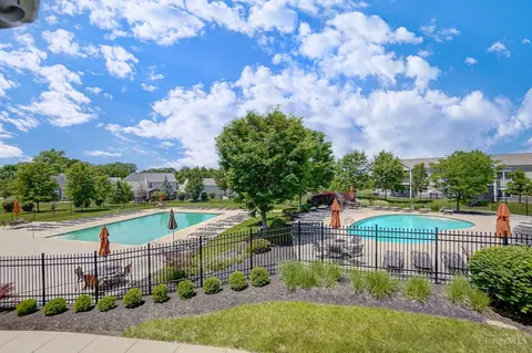 7983 Oakbridge Way, Cincinnati, OH 45248 photo 23