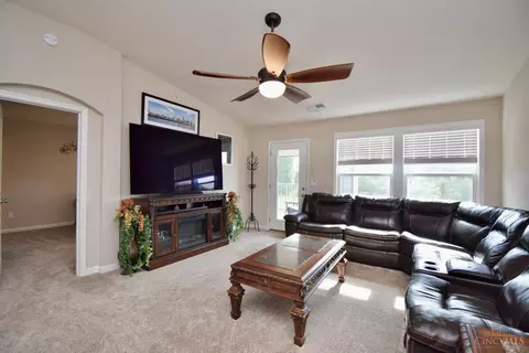 7983 Oakbridge Way, Cincinnati, OH 45248 photo 2