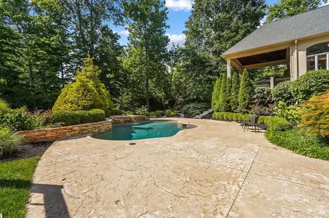 Exterior - 357 Summer View Dr, Cincinnati, OH 45255 photo 11 of 14