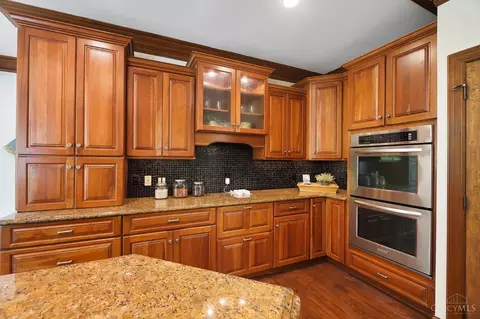 Kitchen - 357 Summer View Dr, Cincinnati, OH 45255 photo 4 of 6
