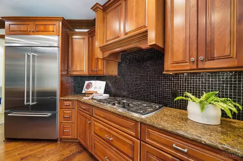 Kitchen - 357 Summer View Dr, Cincinnati, OH 45255 photo 3 of 6