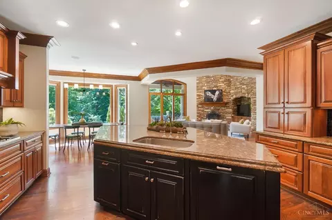 Kitchen - 357 Summer View Dr, Cincinnati, OH 45255 photo 5 of 6
