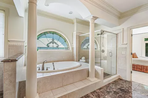 Bath - 357 Summer View Dr, Cincinnati, OH 45255 photo 4 of 7