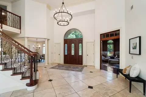 Entry Way - 357 Summer View Dr, Cincinnati, OH 45255 photo 1 of 4