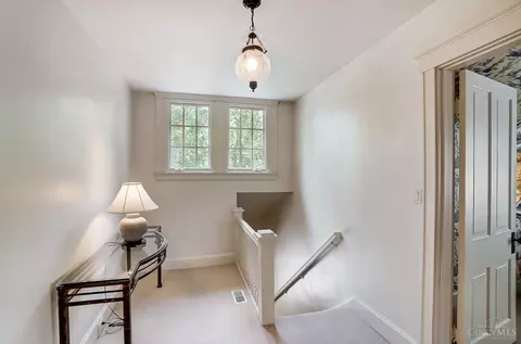 Entry Way - 2516 Ritchie Ave, Cincinnati, OH 45208 photo 5 of 6