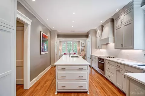 Kitchen - 2516 Ritchie Ave, Cincinnati, OH 45208 photo 1 of 8