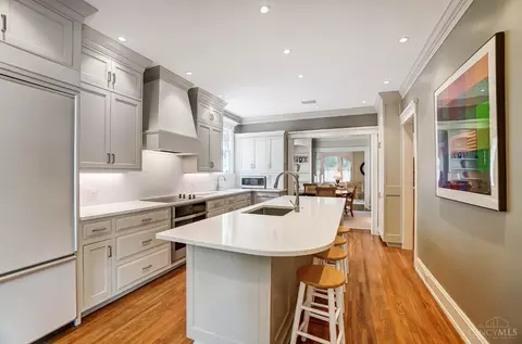 Kitchen - 2516 Ritchie Ave, Cincinnati, OH 45208 photo 4 of 8