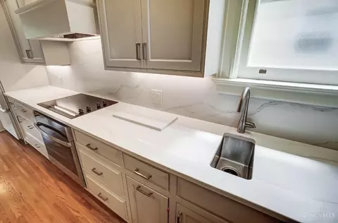 Kitchen - 2516 Ritchie Ave, Cincinnati, OH 45208 photo 7 of 8