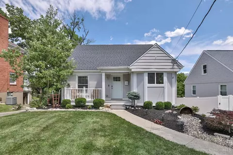 6746 Sampson Ln, Silverton, OH 45236