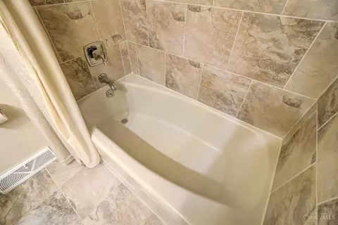 Bath - 4855 Beechwood Rd, Cincinnati, OH 45244 photo 9 of 12