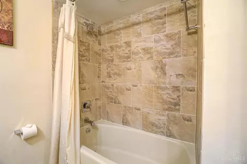 Bath - 4855 Beechwood Rd, Cincinnati, OH 45244 photo 8 of 12