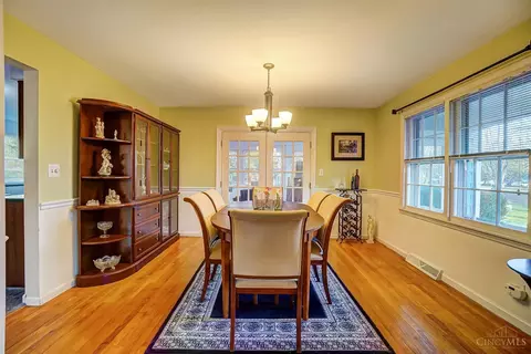Dining - 4855 Beechwood Rd, Cincinnati, OH 45244 photo 1 of 4