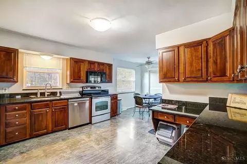 Kitchen - 4855 Beechwood Rd, Cincinnati, OH 45244 photo 1 of 7