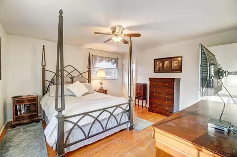 Bedroom - 4855 Beechwood Rd, Cincinnati, OH 45244 photo 1 of 6