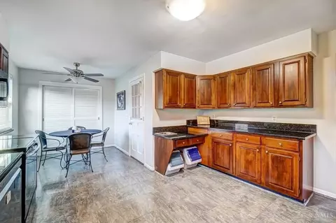 Kitchen - 4855 Beechwood Rd, Cincinnati, OH 45244 photo 4 of 7