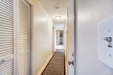 Entry Way - 4855 Beechwood Rd, Cincinnati, OH 45244 photo 3 of 5