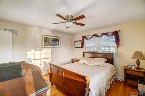 Bedroom - 4855 Beechwood Rd, Cincinnati, OH 45244 photo 4 of 6