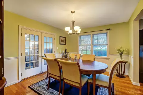 Dining - 4855 Beechwood Rd, Cincinnati, OH 45244 photo 2 of 4