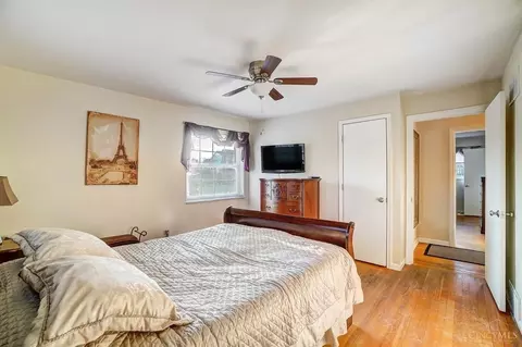 Bedroom - 4855 Beechwood Rd, Cincinnati, OH 45244 photo 6 of 6